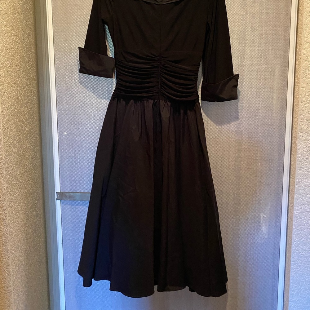 Women’s elegant formal dress size 8. - Picture 5 of 6